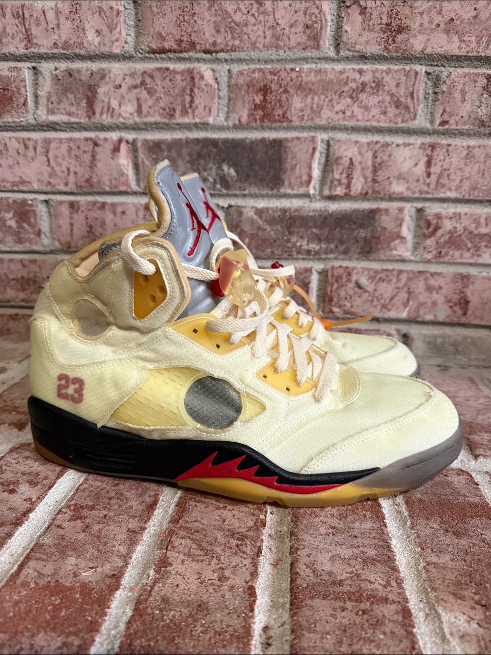 Mens Jordan 5 retro “off white” sail size 13